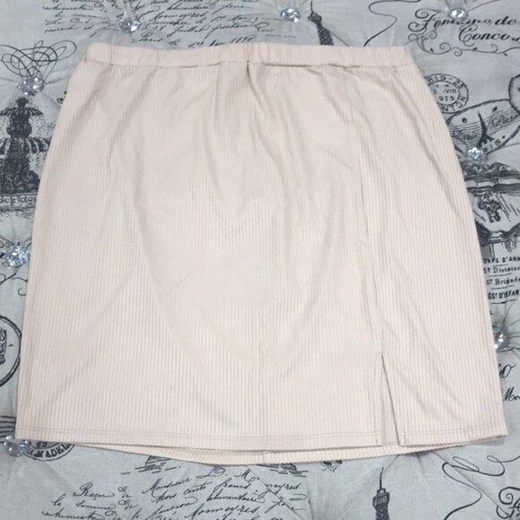 Leith Ribbed Mini Skirt - Picture 2 of 5